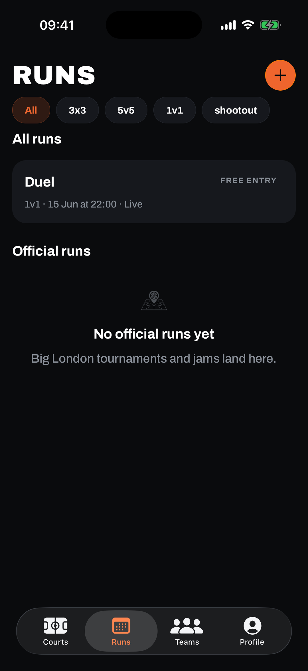 The runs feed showing a live community run plus the official runs section, with format filters for 3x3, 5v5, 1v1 and shootout.